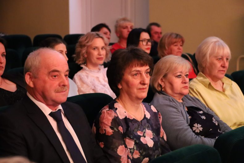 В центре досуга прошел торжественный вечер, посвященный Дню работников бытового обслуживания населения и жилищно-коммунального хозяйства «Празднуем вместе». - 5360042060679