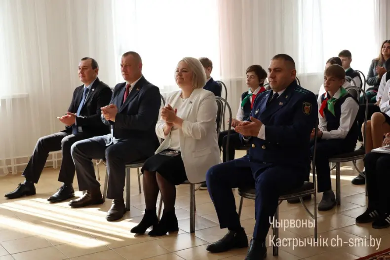 Первый паспорт – первый шаг во взрослую жизнь - 5359985374087