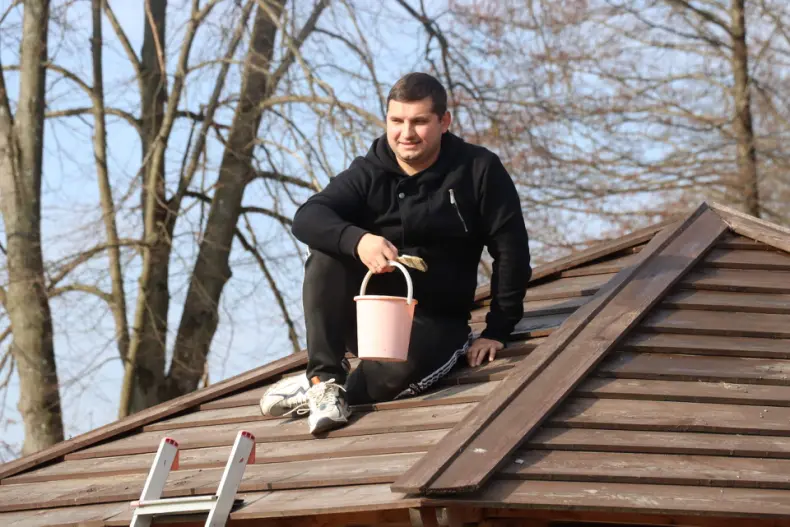 Областной субботник собрал 28 марта и руководителей, и представителей трудовых коллективов Октябрьщины. - 5360118772615