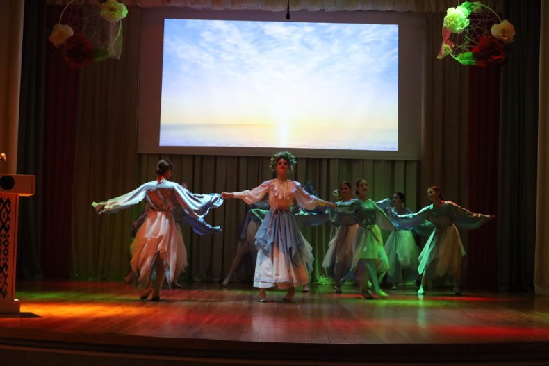 В центре досуга прошел торжественный вечер, посвященный Дню работников бытового обслуживания населения и жилищно-коммунального хозяйства «Празднуем вместе». - 5360042146439