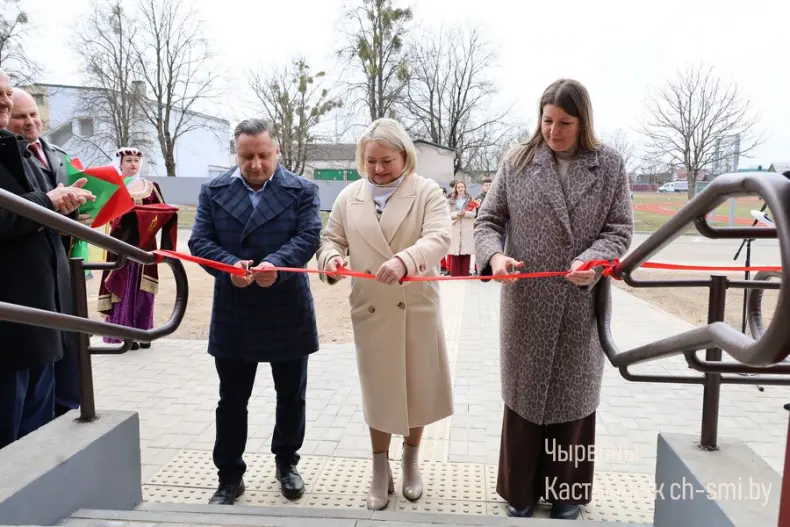 В Октябрьском сегодня торжественно открыли стадион "Октябрь" - 5360039909511