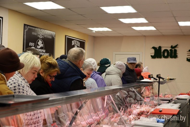 В Октябрьском сегодня был открыт магазин "Моя Мясной" ОАО "Пуховичимясопродукт". - 5360098995335