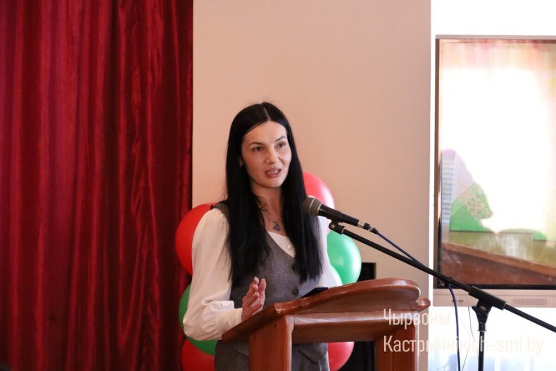 Церемония вступления в  октябрята, пионеры, члены Белорусского республиканского молодежного союза и РОО "Белая Русь" прошла сегодня в средней школе №2. - 5359965992327