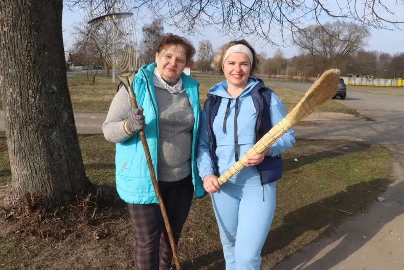 Областной субботник собрал 28 марта и руководителей, и представителей трудовых коллективов Октябрьщины. - 5360118727303