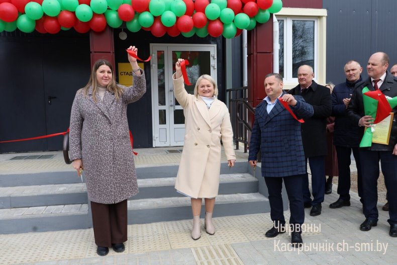 В Октябрьском сегодня торжественно открыли стадион "Октябрь" - 5360039909255