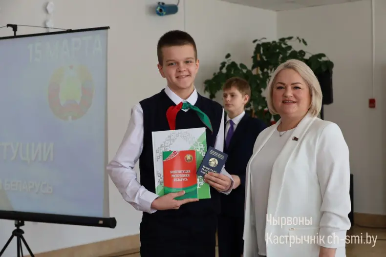 Первый паспорт – первый шаг во взрослую жизнь - 5359985375623