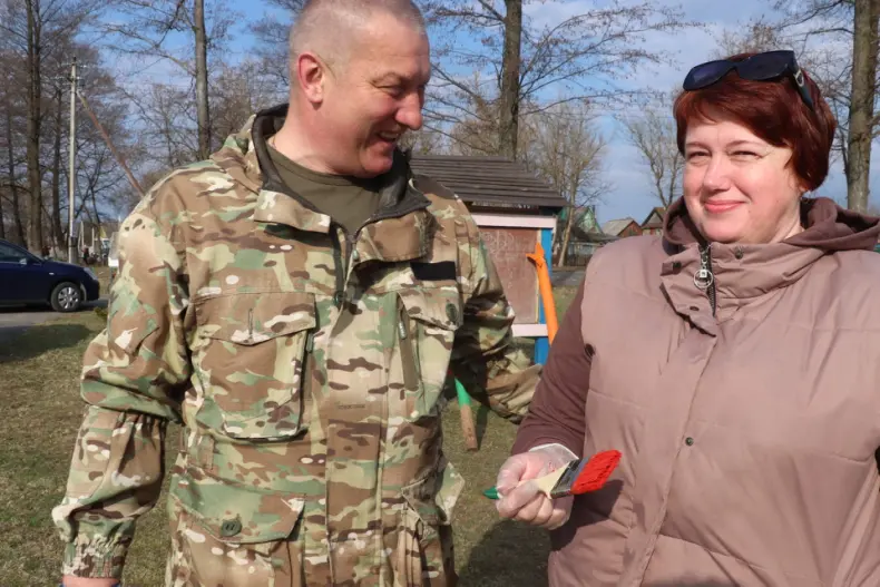 Областной субботник собрал 28 марта и руководителей, и представителей трудовых коллективов Октябрьщины. - 5360118761607