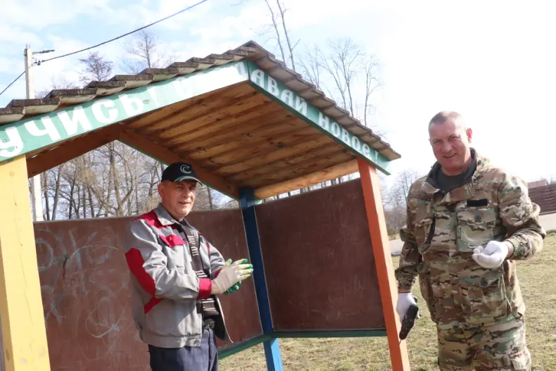 Областной субботник собрал 28 марта и руководителей, и представителей трудовых коллективов Октябрьщины. - 5360118721927