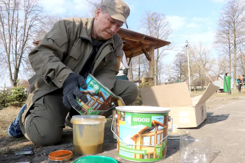 Областной субботник собрал 28 марта и руководителей, и представителей трудовых коллективов Октябрьщины. - 5360118828167