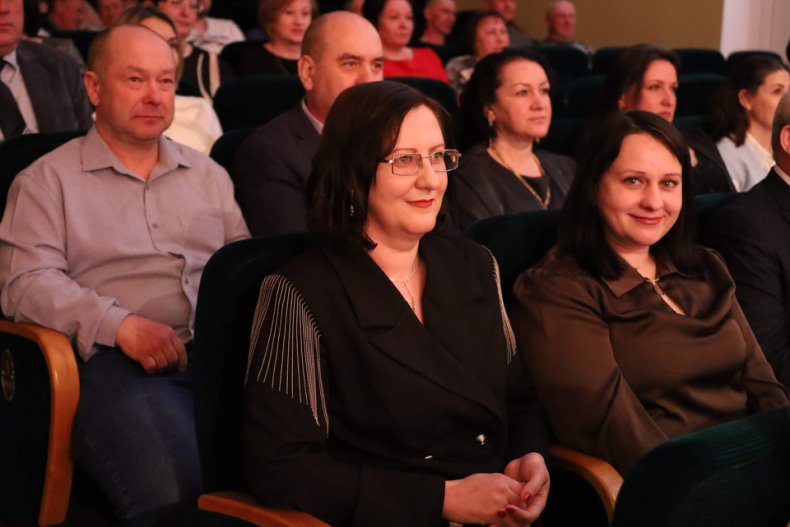 В центре досуга прошел торжественный вечер, посвященный Дню работников бытового обслуживания населения и жилищно-коммунального хозяйства «Празднуем вместе». - 5360042060935