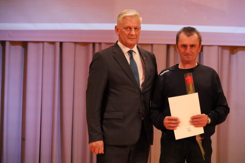 В центре досуга прошел торжественный вечер, посвященный Дню работников бытового обслуживания населения и жилищно-коммунального хозяйства «Празднуем вместе». - 5360042127751