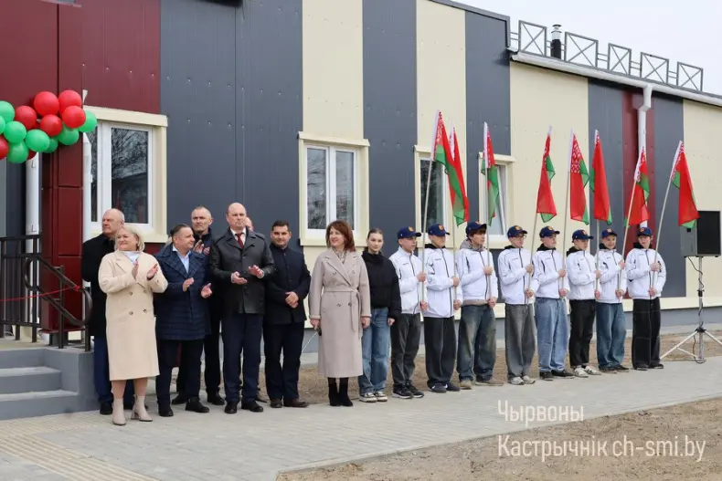 В Октябрьском сегодня торжественно открыли стадион "Октябрь" - 5360039912071