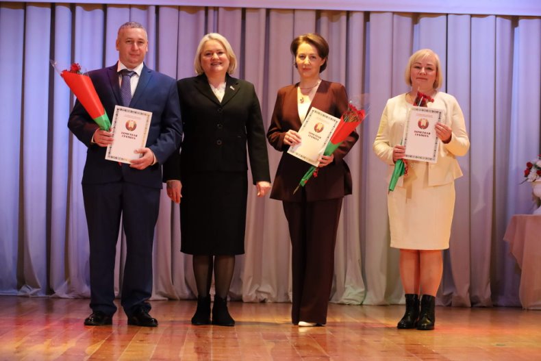 В центре досуга прошел торжественный вечер, посвященный Дню работников бытового обслуживания населения и жилищно-коммунального хозяйства «Празднуем вместе». - 5360042068359