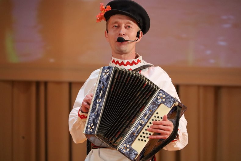 В центре досуга прошел торжественный вечер, посвященный Дню работников бытового обслуживания населения и жилищно-коммунального хозяйства «Празднуем вместе». - 5360042150535