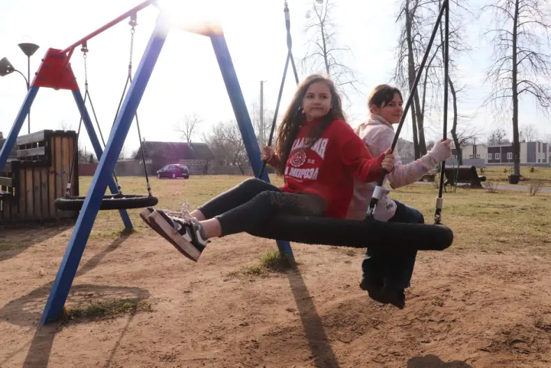 Областной субботник собрал 28 марта и руководителей, и представителей трудовых коллективов Октябрьщины. - 5360118772871