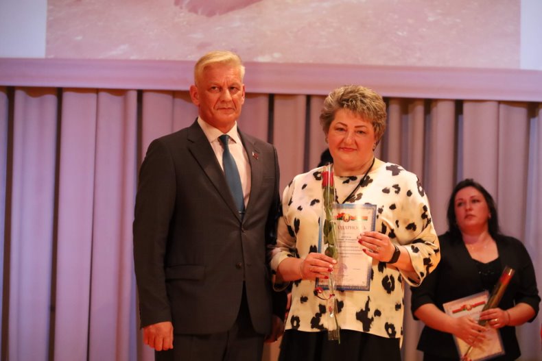 В центре досуга прошел торжественный вечер, посвященный Дню работников бытового обслуживания населения и жилищно-коммунального хозяйства «Празднуем вместе». - 5360042126727