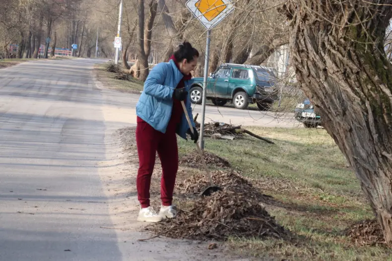 Областной субботник собрал 28 марта и руководителей, и представителей трудовых коллективов Октябрьщины. - 5360118767495