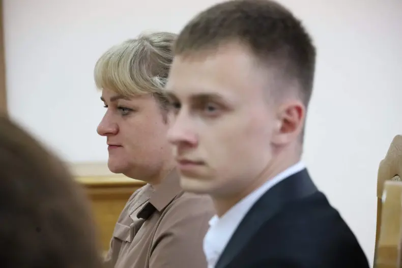 В рамках рабочей поездки в Октябрьский район депутат Палаты Представителей Национального собрания Республики Беларусь Николай Маратаев встретился со специалистами управления по труду, занятости и социальной защите Октябрьского райисполкома. - 5360413983623