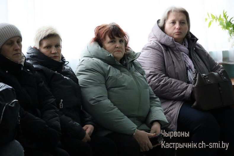 Сегодня в агрогородках Мойсеевка и Рассвет состоялась информационная встреча с участием представителей Октябрьского райисполкома. - 5360454728327