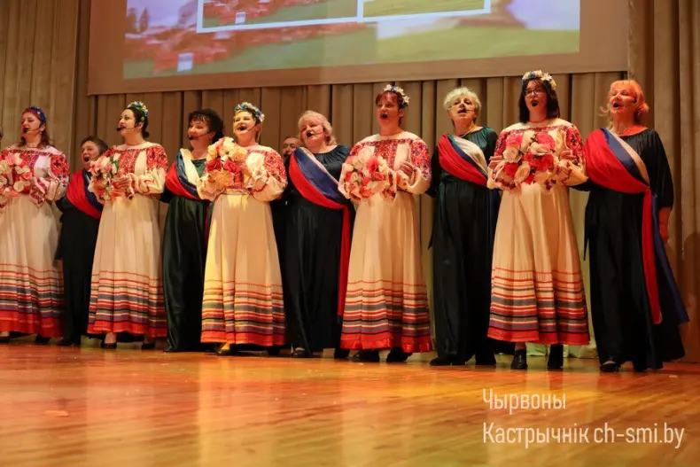 В Октябрьском центре досуга прошло праздничное мероприятие, посвященное Дню единения народов Беларуси и России - 5360171847815