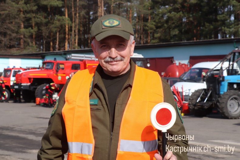 В Октябрьском лесхозе  на базе ремонтно-механических мастерских прошел ежегодный смотр-конкурс лесной охраны. - 5360178909319