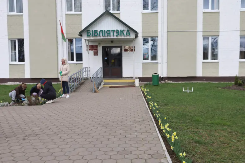 В Октябрьском проходит республиканский субботник. - 5360349458567