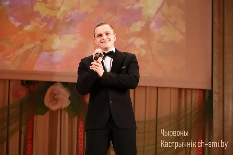 В центре досуга прошел отчетный концерт Октябрьского района "Песни нашей души" - 5360420504967