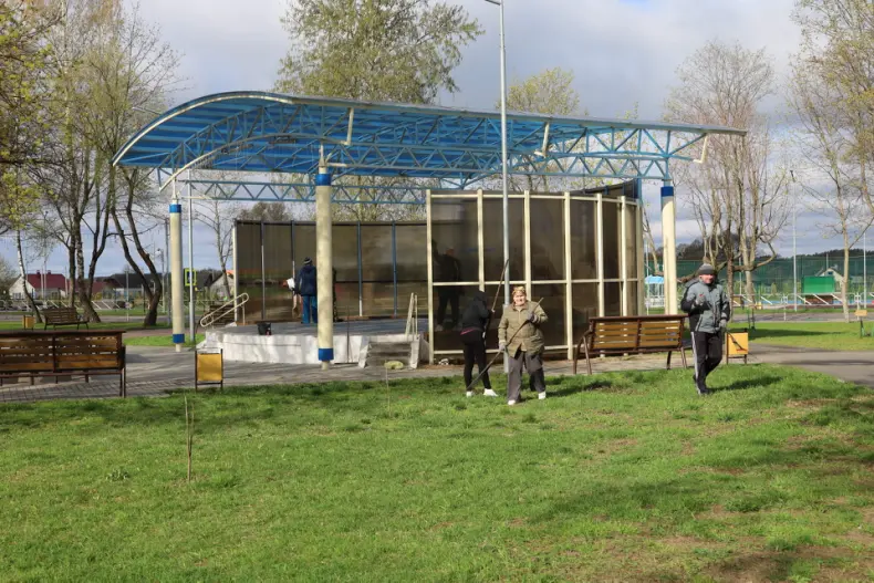 В Октябрьском проходит республиканский субботник. - 5360349493383