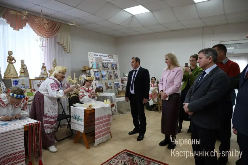 В центре досуга прошел отчетный концерт Октябрьского района "Песни нашей души" - 5360420508807