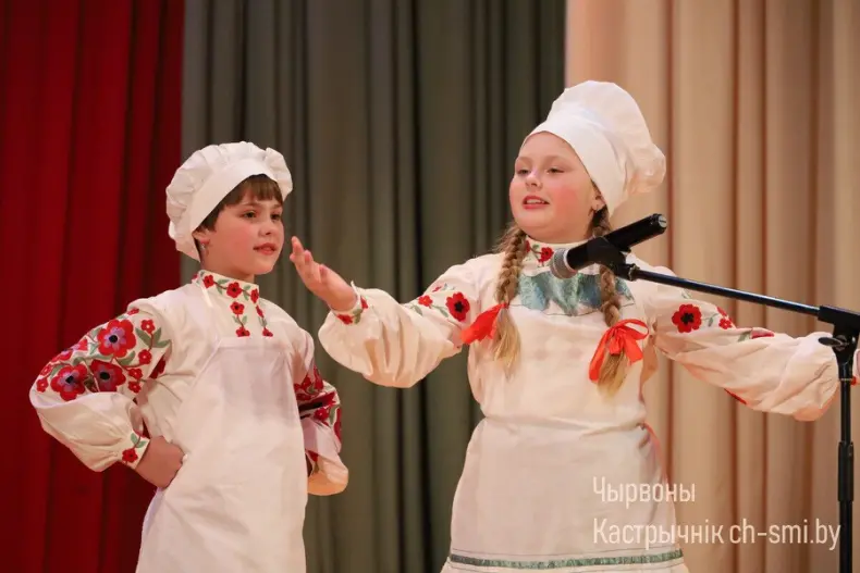 В Октябрьском центре досуга прошло праздничное мероприятие, посвященное Дню единения народов Беларуси и России - 5360171850631