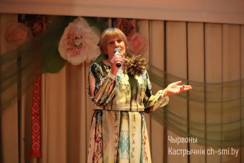 В центре досуга прошел отчетный концерт Октябрьского района "Песни нашей души" - 5360420514951