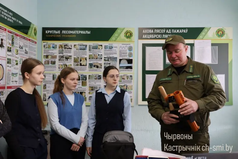 «Вместе строим Беларусь» — под таким названием в Гомельской области проходит патриотическая акция, Она приурочена к Празднику труда. - 5360424352647