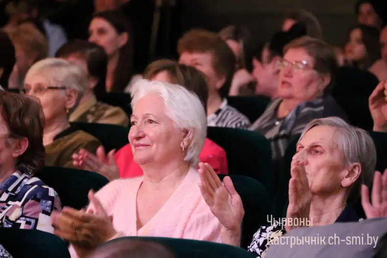 В Октябрьском центре досуга прошло праздничное мероприятие, посвященное Дню единения народов Беларуси и России - 5360171851143