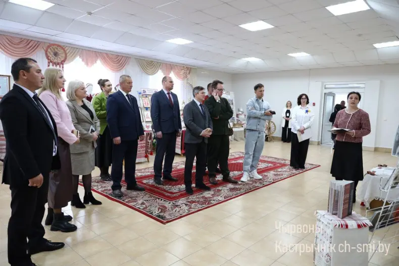 В центре досуга прошел отчетный концерт Октябрьского района "Песни нашей души" - 5360420506759