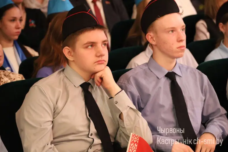 В Октябрьском центре досуга прошло праздничное мероприятие, посвященное Дню единения народов Беларуси и России - 5360171855495