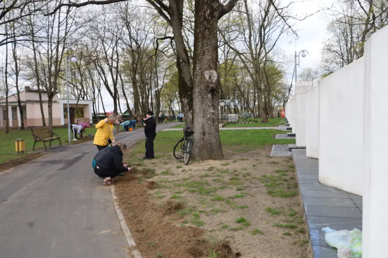 В Октябрьском проходит республиканский субботник. - 5360349596039