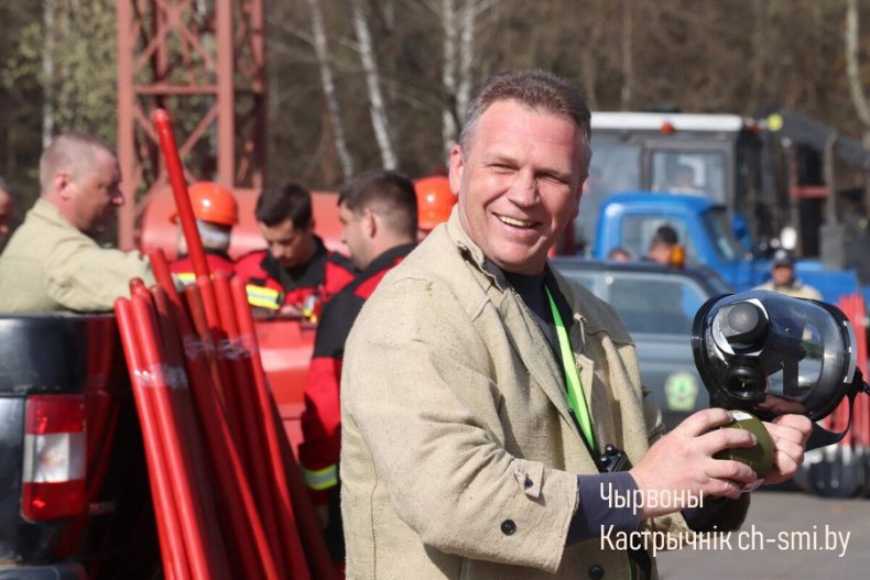 В Октябрьском лесхозе  на базе ремонтно-механических мастерских прошел ежегодный смотр-конкурс лесной охраны. - 5360178908551