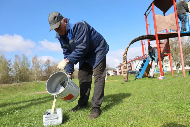 В Октябрьском проходит республиканский субботник. - 5360349512839