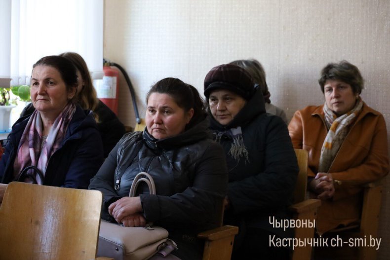 Сегодня в агрогородках Мойсеевка и Рассвет состоялась информационная встреча с участием представителей Октябрьского райисполкома. - 5360454726791