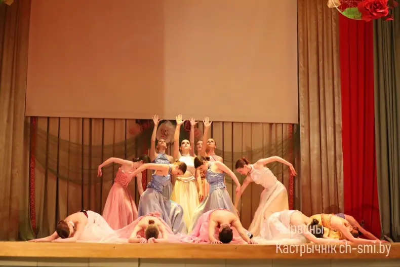 В центре досуга прошел отчетный концерт Октябрьского района "Песни нашей души" - 5360420520839