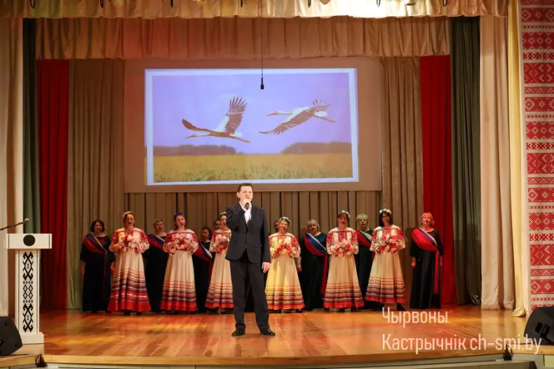 В Октябрьском центре досуга прошло праздничное мероприятие, посвященное Дню единения народов Беларуси и России - 5360171848071