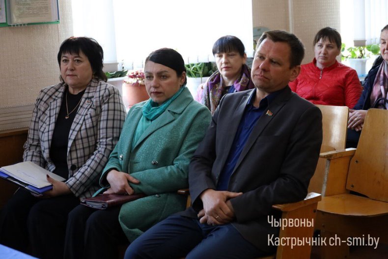 Сегодня в агрогородках Мойсеевка и Рассвет состоялась информационная встреча с участием представителей Октябрьского райисполкома. - 5360454727303