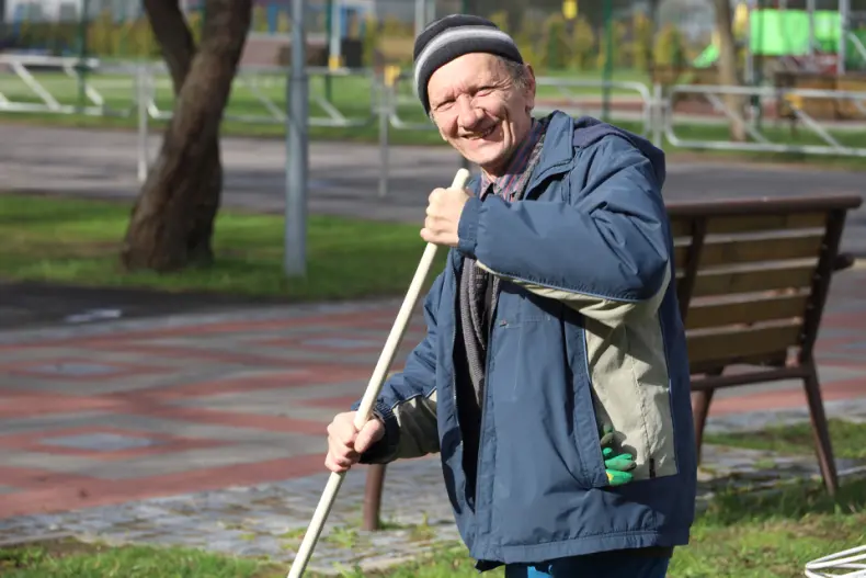 В Октябрьском проходит республиканский субботник. - 5360349429383