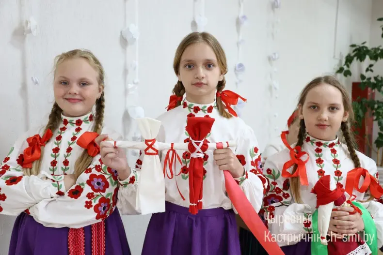 В центре досуга прошел отчетный концерт Октябрьского района "Песни нашей души" - 5360420506503