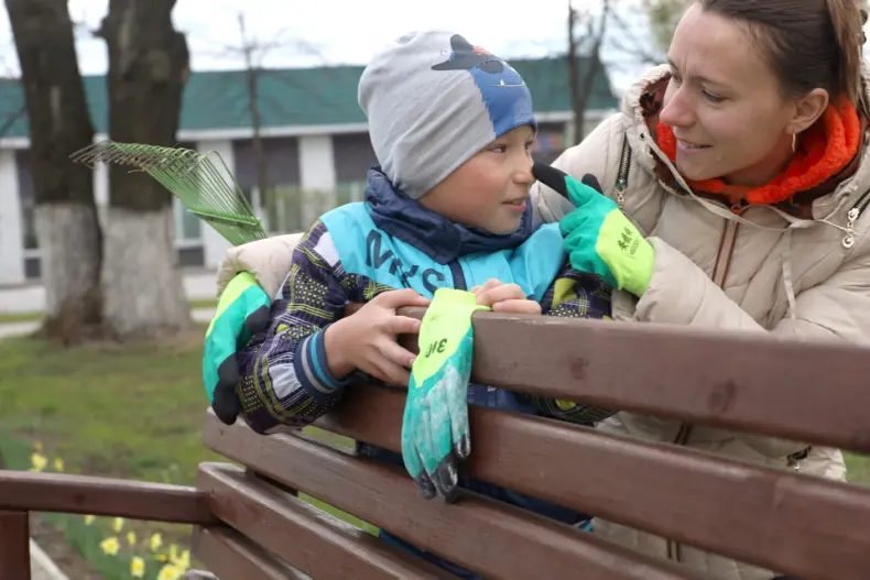 В Октябрьском проходит республиканский субботник. - 5360349677447