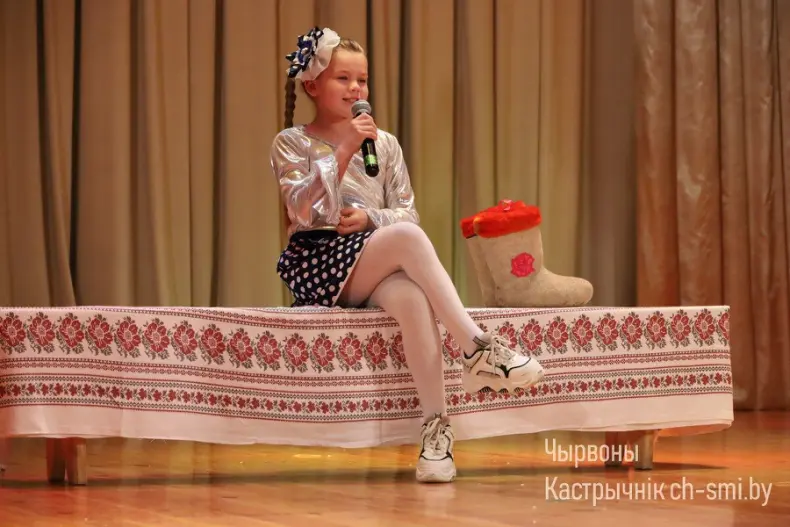 В Октябрьском центре досуга прошло праздничное мероприятие, посвященное Дню единения народов Беларуси и России - 5360171850119