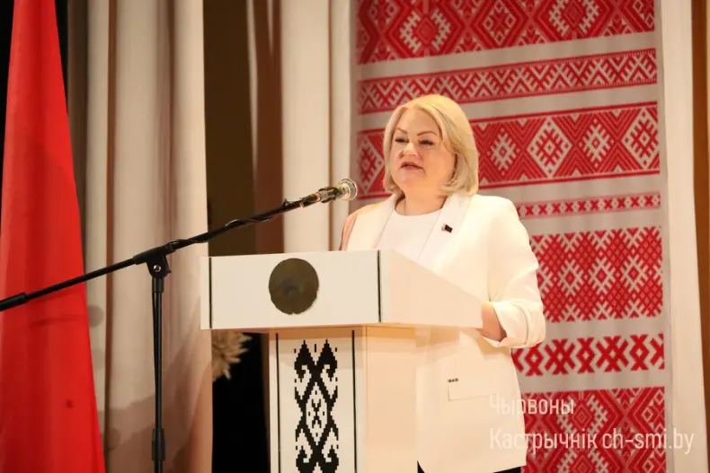 В Октябрьском центре досуга прошло праздничное мероприятие, посвященное Дню единения народов Беларуси и России - 5360171854983