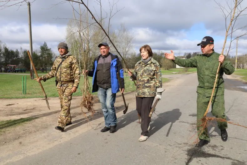 В Октябрьском проходит республиканский субботник. - 5360349403527