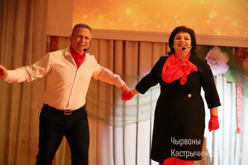 В центре досуга прошел отчетный концерт Октябрьского района "Песни нашей души" - 5360420516999