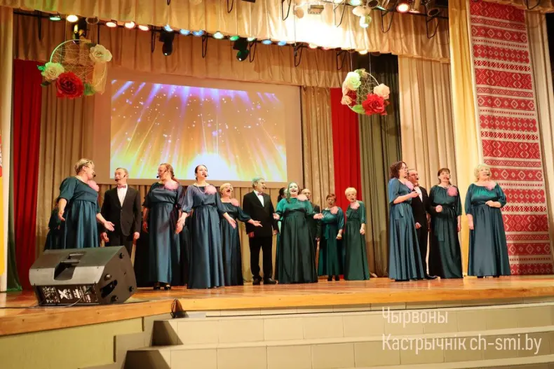 В центре досуга прошел отчетный концерт Октябрьского района "Песни нашей души" - 5360420514183